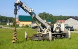 Ямобур, услуги ямобура, бурение колодцев, завернем сваи