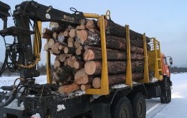Грузовик лесовоз. Грузоперевозки с манипулятором