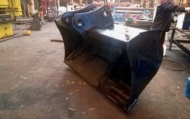 Колёсный экскаватор полноповоротный.