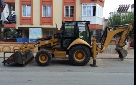 Услуги спецтехники. Аренда экскаватор-погрузчик.