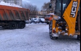 Уборка и вывоз снега с погрузкой.
