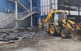 Экскаватор-погрузчик JCB, фронтальный погрузчик