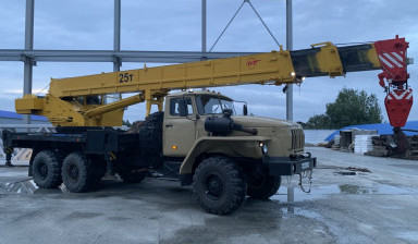 Автокран ural