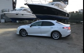 Аренда с водителем Toyota Camry new