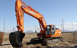 Предлагаю услуги и аренду экскаватора