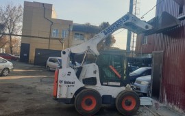 Мини-погрузчик bobcat в аренду.