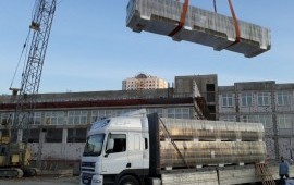 Грузоперевозки длинномер бортовой. Шаланда.