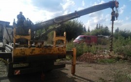 Услуги крана бурояма. Аренда ямобур.