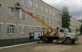 Аренда автовышка. Чистка крыш. Мойка фасада, окон.