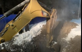 Услуги экскаватора погрузчика с гидромолотом