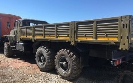 Грузоперевозка на бортовом грузовике.