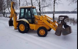 Экскаватор-погрузчик аренда. Земляные работы.