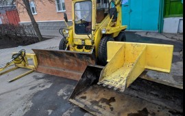 Аренда минипогрузчика. Вилы паллетные. Отвал