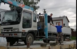 Грузовик с манипулятором корзина для высотных рабо