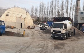 Бетон с доставкой. Услуги спецтехники.