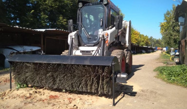 Мини-погрузчик (Bobcat) аренда. Ямобур. Щётка в Васильсурске