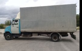 Грузоперевозки. Заказной грузовой фургон.