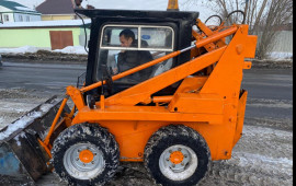 Аренда МКСМ 800. Мини-погрузчик услуги. Погрузка.