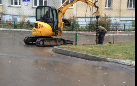 Услуги миниэкскаватора и миниэкскаватор с ямобуром