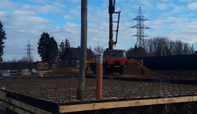 Услуги автобетононасоса недорого. Бетононасос.