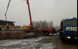 Автобетононасос аренда. Бетононасос заказ.