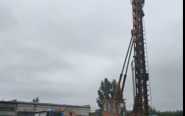 Услуги сваебоя БМ 811. Установка свай.
