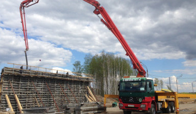 Автобетононасос. Бетононасос аренда.