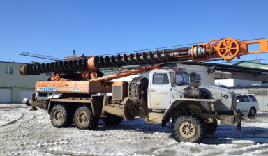Услуги сваебоя БМ 811. Установка свай.