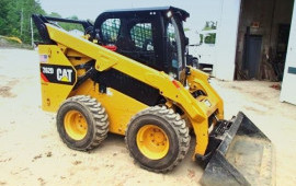 Аренда мини погрузчик CAT 242D3