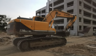 Экскаватор гусеничный Hyundai 220