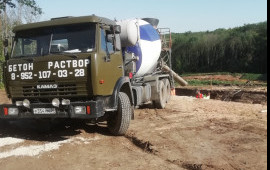 Доставка бетона. Бетоновоз услуги. Миксер