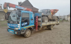 Самогруз манипулятор Isuzu по городу и краю