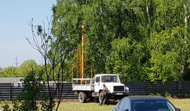 Услуга ямобур с краном БКМ-317-01 аренда burovaya-ustanovka