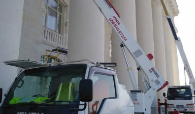 Автовышки аренда с поворотными люльками.