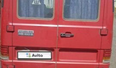 Mercedes-Benz MB100