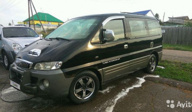 Hyundai Starex