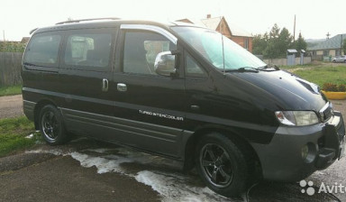 Hyundai Starex
