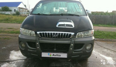 Hyundai Starex