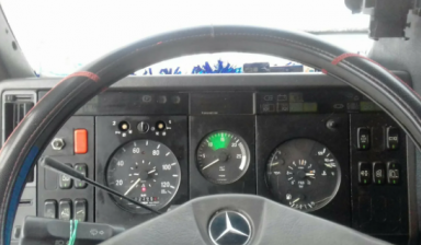 Mercedes-Benz 2435