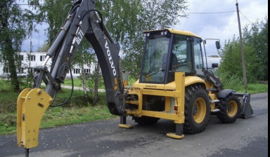 Аренда экскаватора-погрузчика. Планировка Демонтаж