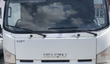 Isuzu NPR-75
