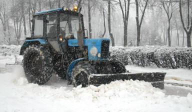 УБОРКА СНЕГА. ВСПАШКА ЗЕМЛИ ПЛУГОМ!