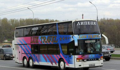 Комфортабельный автобус для перевозки пассажиров.