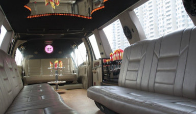 Лимузин Ford Excursion