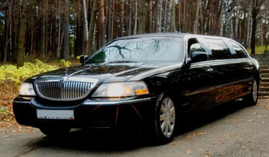 Лимузин Lincoln town car black