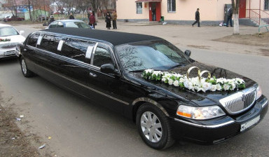 Лимузин Lincoln town car black