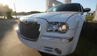 Лимузин Chrysler 300C в Вологде