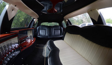 Лимузин Lincoln Town Car