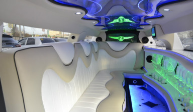 Лимузин Chrysler 300C в обвесе Rolls -Royce в Ульяновске