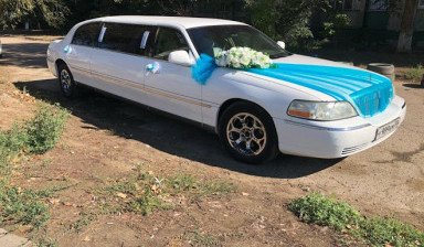 Лимузин Lincoln Town Car в Астрахани